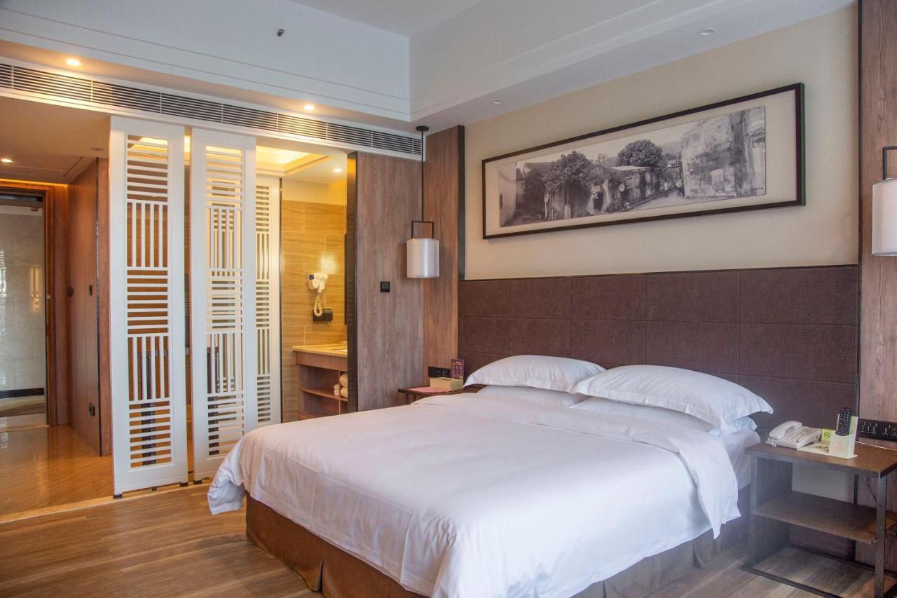Auden International Hotel Шънджън Екстериор снимка