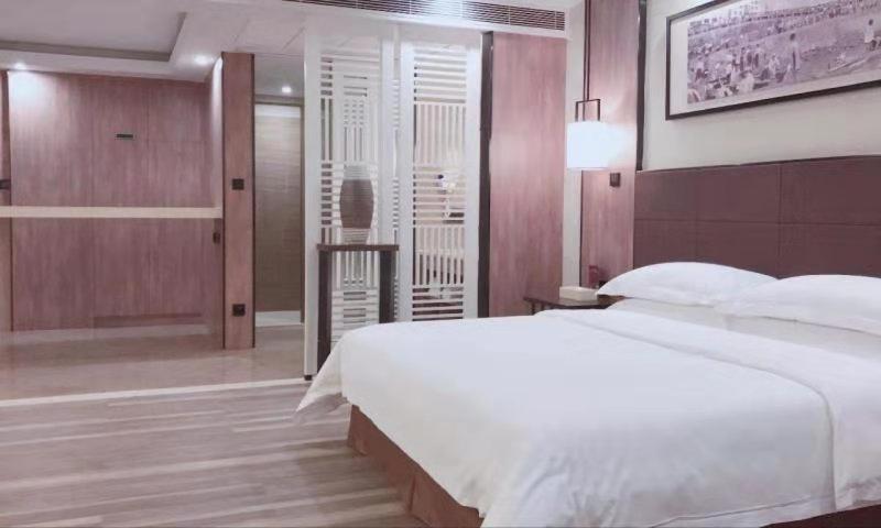 Auden International Hotel Шънджън Екстериор снимка